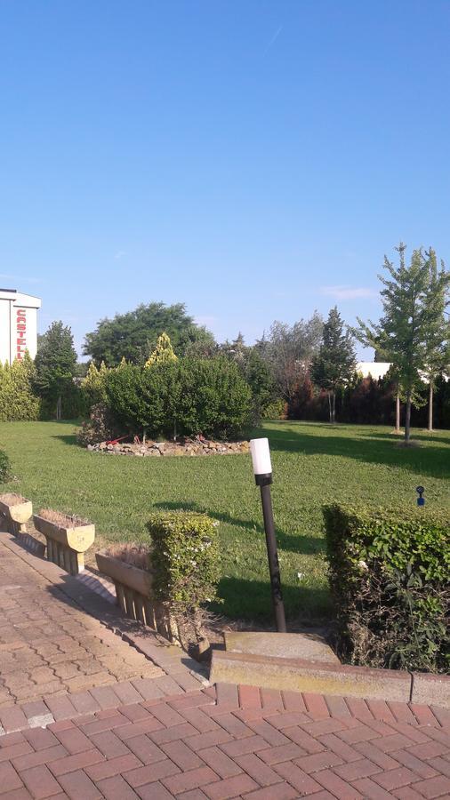 Hotel Parigi Castel San Pietro Terme Exterior photo