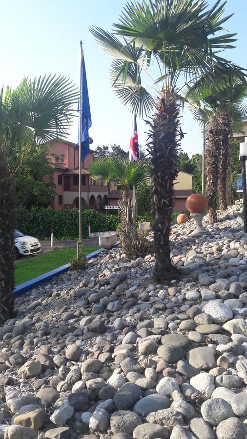 Hotel Parigi Castel San Pietro Terme Exterior photo